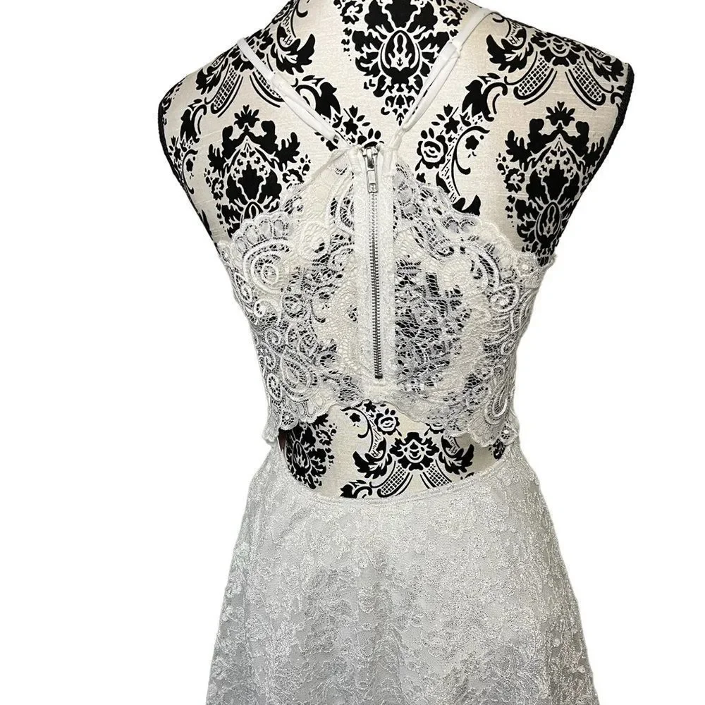 Emerald Sunday Glitter Lace Layered Hem Zippered Racerback Wedding Dress - Picture 7 of 10